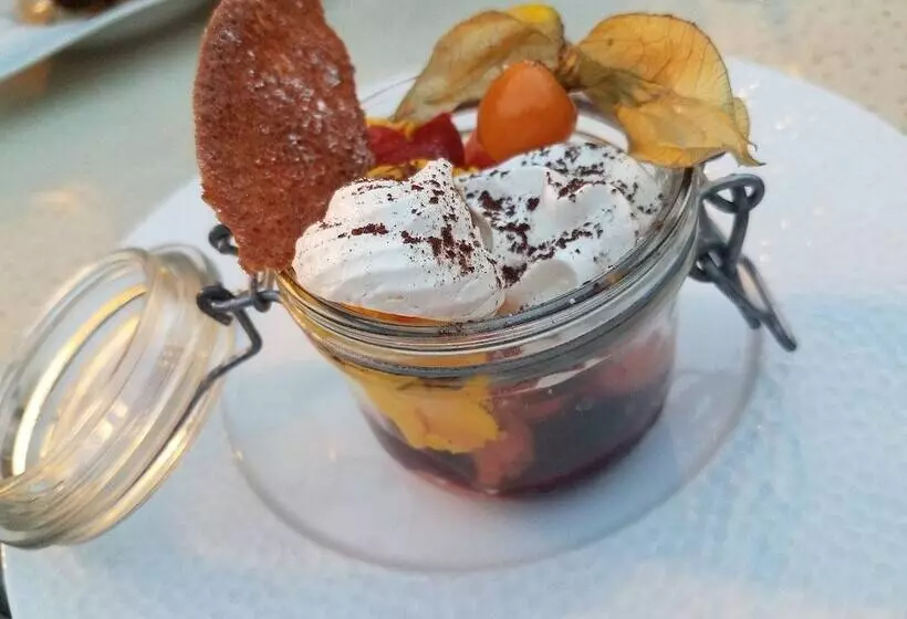 هتل Restaurant Le Clos De Pradines