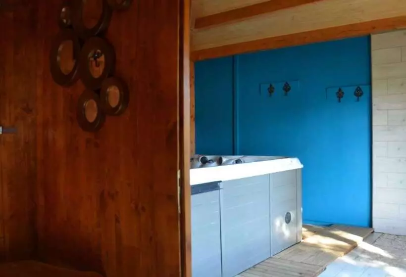 هتل Restaurant Le Clos De Pradines