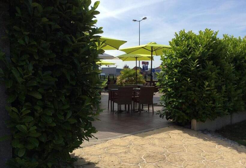 호텔 Le Logis De La Lys