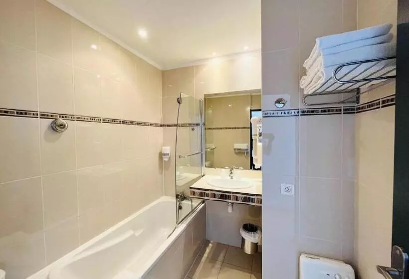 בית מלון כפרי Les Alizes