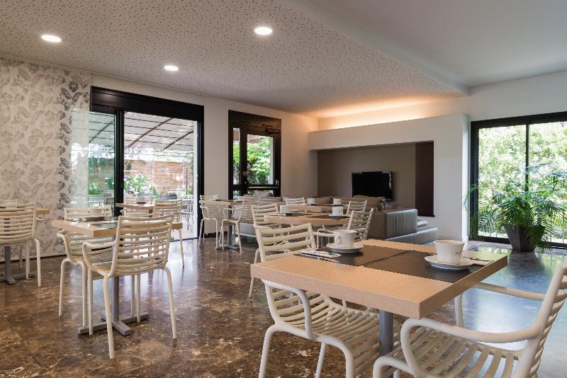 בית מלון כפרי Les Amandiers