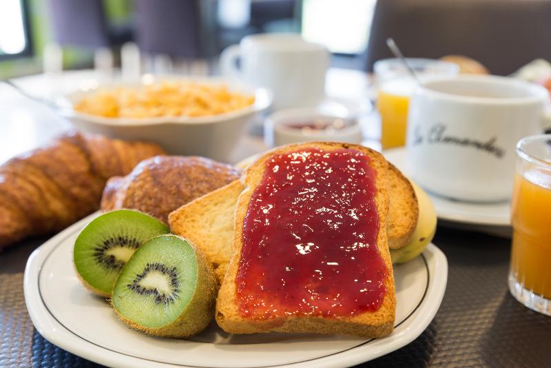 בית מלון כפרי Les Amandiers