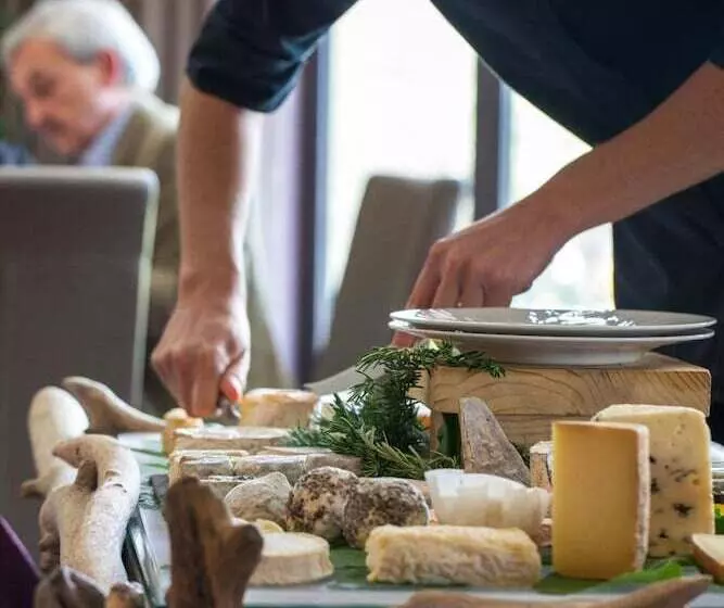 Отель Maison Chenet   Les Chambres Entre Vigne Et Garrigue   Teritoria