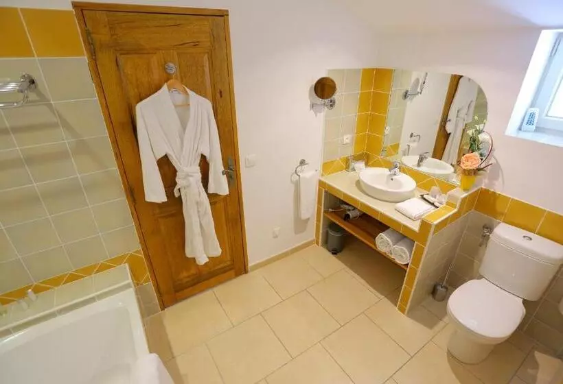 Отель Maison Chenet   Les Chambres Entre Vigne Et Garrigue   Teritoria