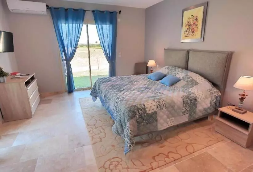 Отель Maison Chenet   Les Chambres Entre Vigne Et Garrigue   Teritoria