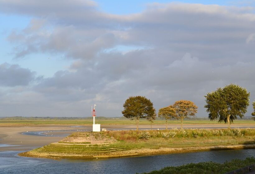 Отель Les Pilotes