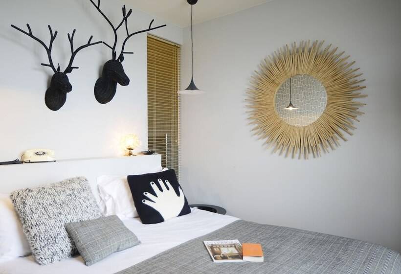 Отель Les Pilotes