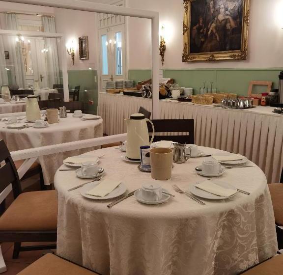 Отель Niebüller Hof