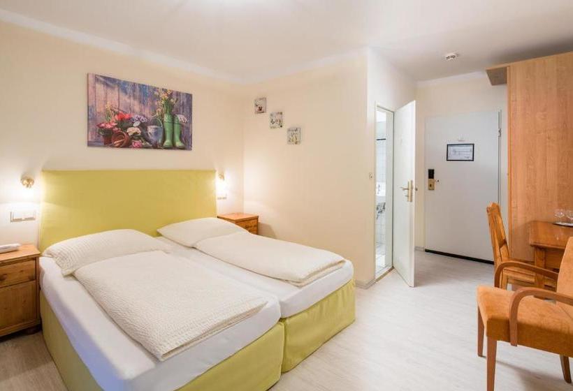 Отель Niebüller Hof