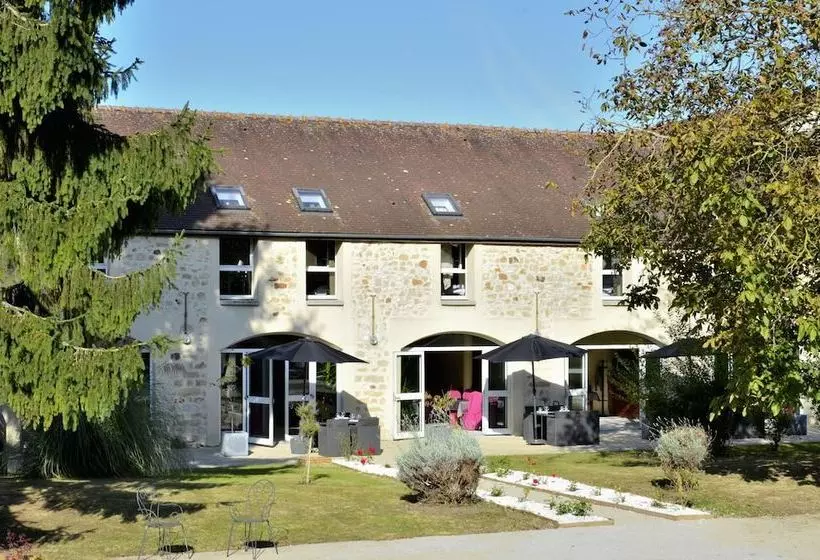 Отель Hôtel Restaurant La Ferme Du Mée Sur Seine