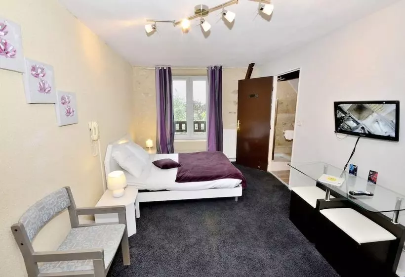 Отель Hôtel Restaurant La Ferme Du Mée Sur Seine