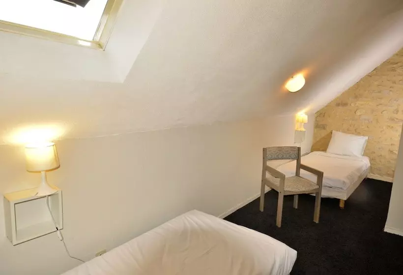 Отель Hôtel Restaurant La Ferme Du Mée Sur Seine