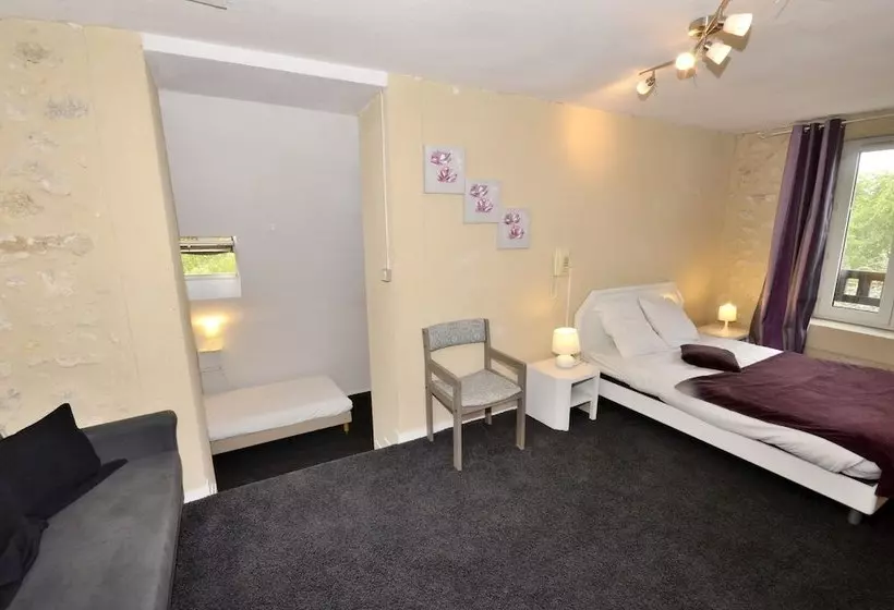 Отель Hôtel Restaurant La Ferme Du Mée Sur Seine