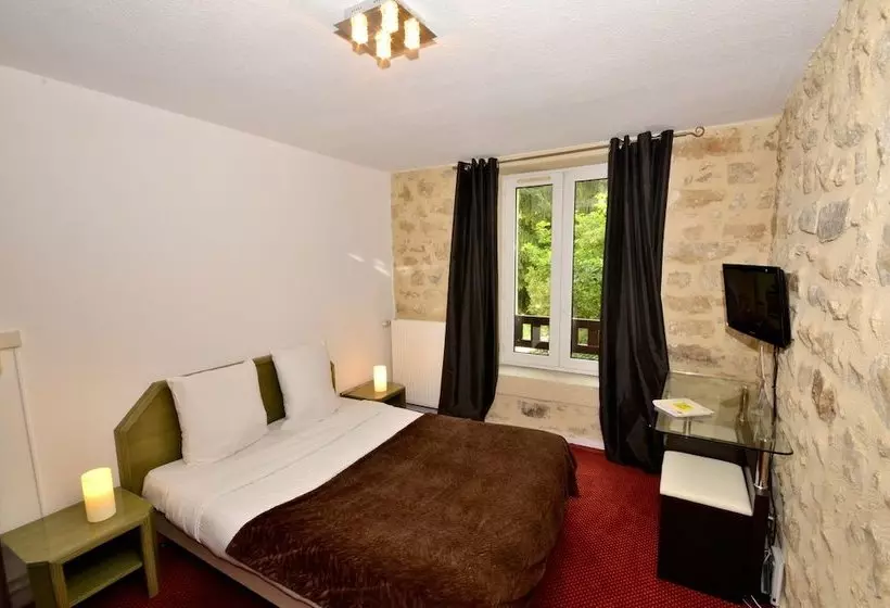 Отель Hôtel Restaurant La Ferme Du Mée Sur Seine