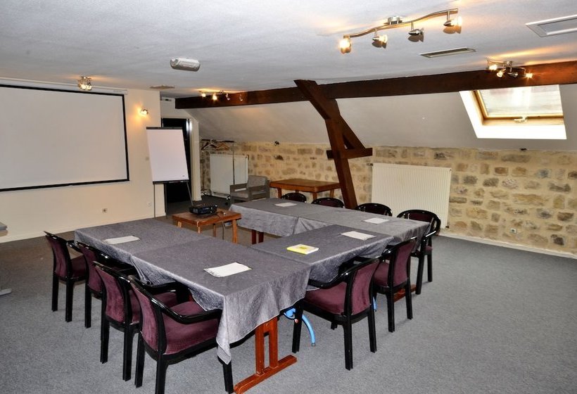 Отель Hôtel Restaurant La Ferme Du Mée Sur Seine