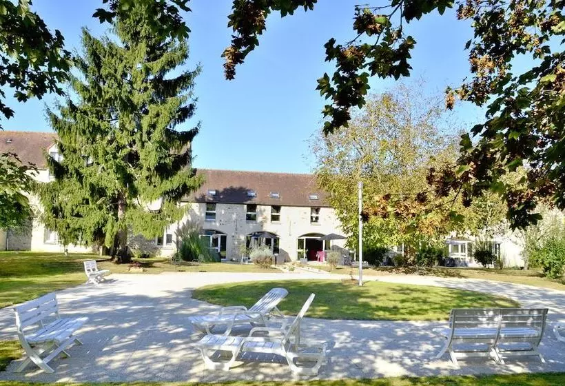 Отель Hôtel Restaurant La Ferme Du Mée Sur Seine