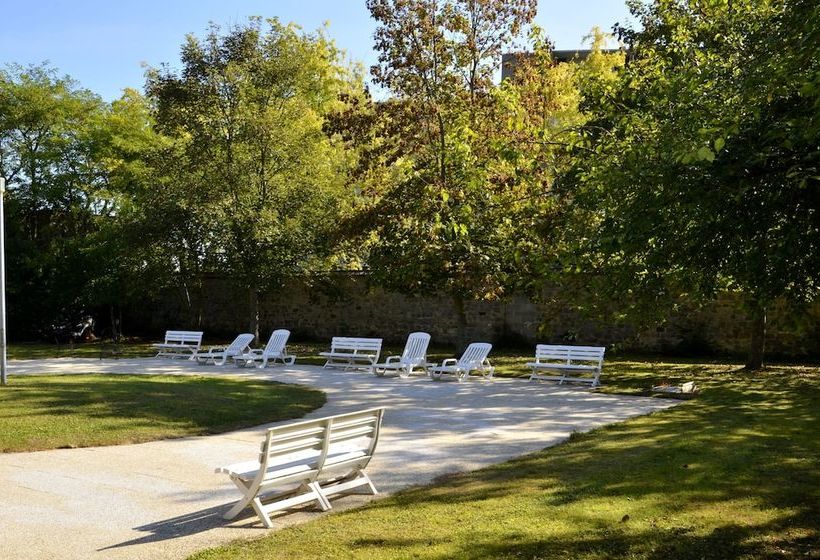 Отель Hôtel Restaurant La Ferme Du Mée Sur Seine