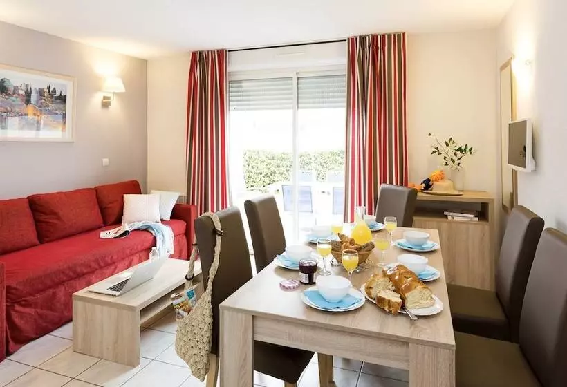 Отель Résidence Odalys Les Hauts De Salavas