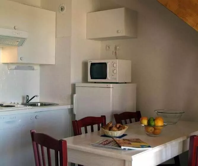 Отель Résidence Odalys Les Hauts De Salavas