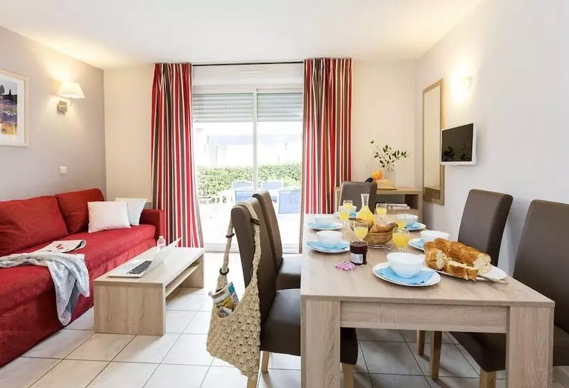 Отель Résidence Odalys Les Hauts De Salavas