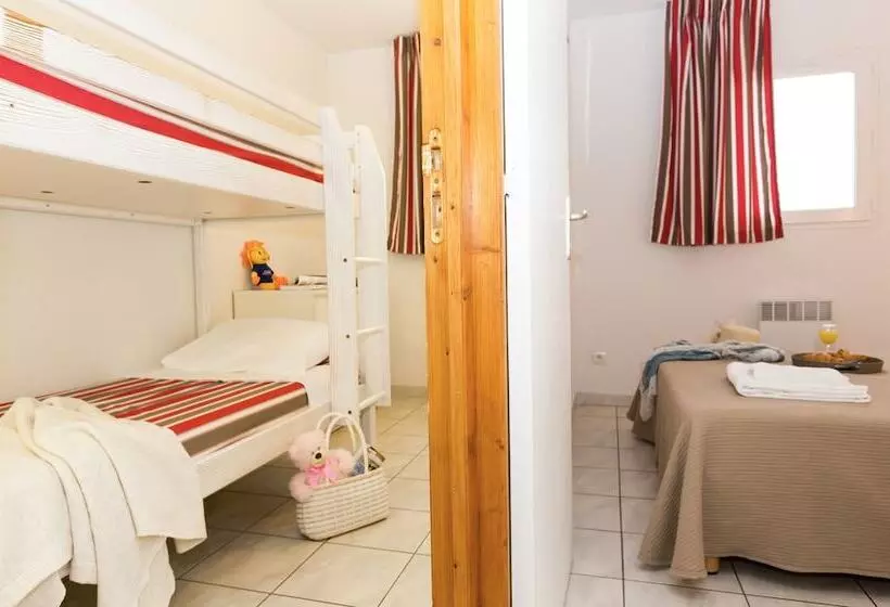 Отель Résidence Odalys Les Hauts De Salavas