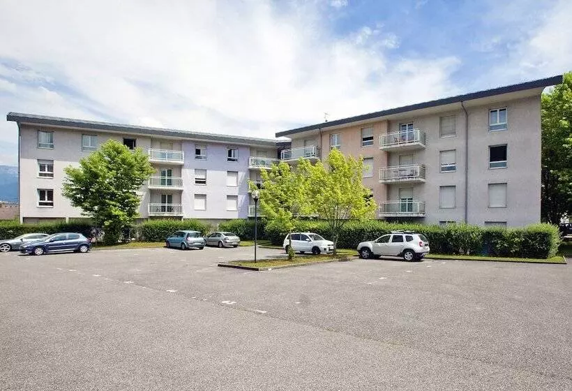 هتل Sejours & Affaires Annecy Le Pont Neuf