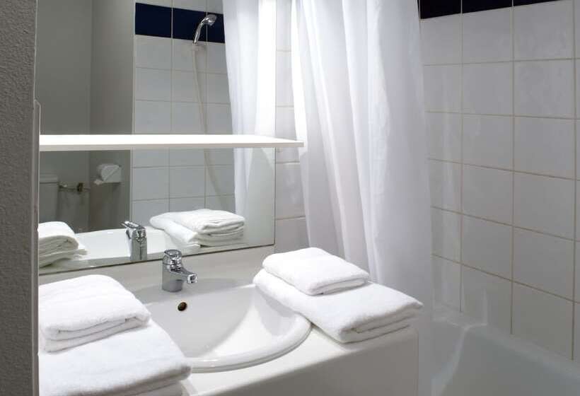 בית מלון כפרי Sejours & Affaires Annecy Le Pont Neuf