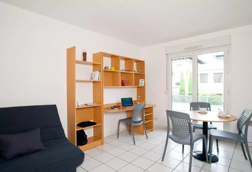 هتل Sejours & Affaires Annecy Le Pont Neuf