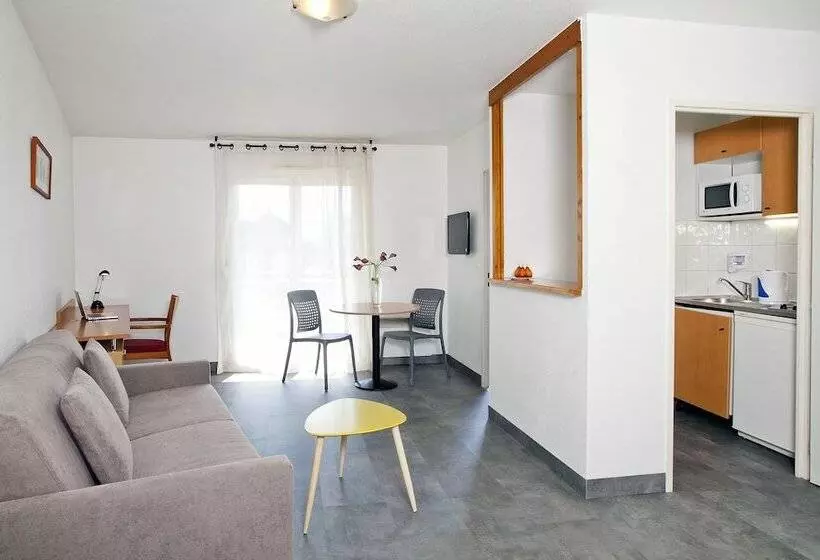 هتل Sejours & Affaires Annecy Le Pont Neuf