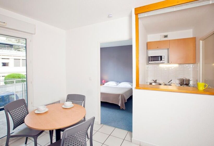 בית מלון כפרי Sejours & Affaires Annecy Le Pont Neuf