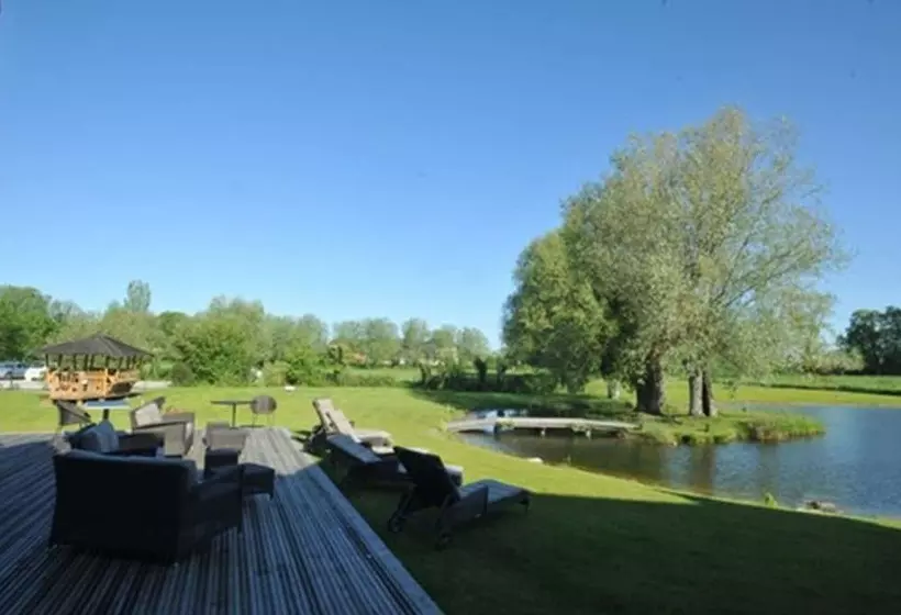 ホテル Spa Les Saules