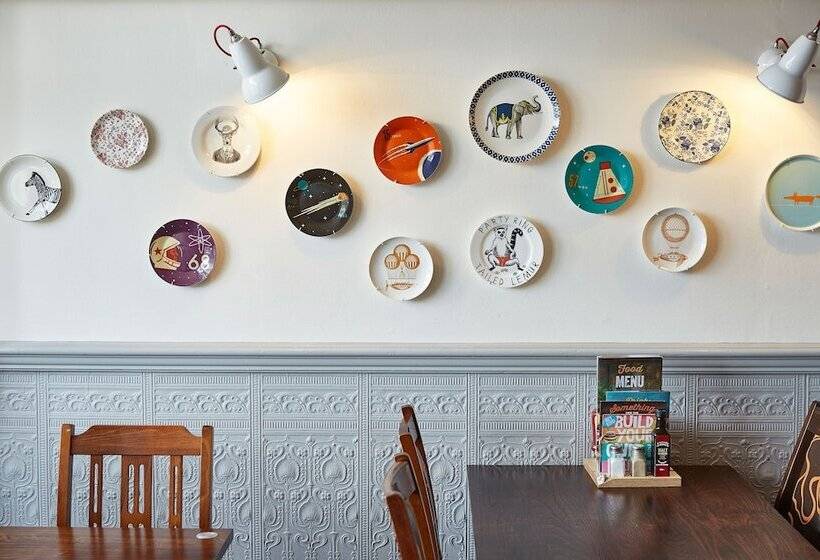 모텔 New Inn By Greene King Inns