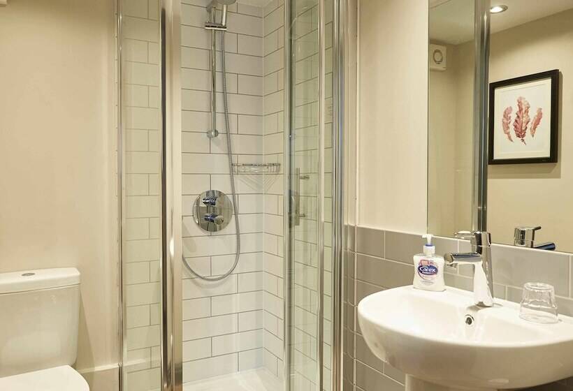 모텔 New Inn By Greene King Inns