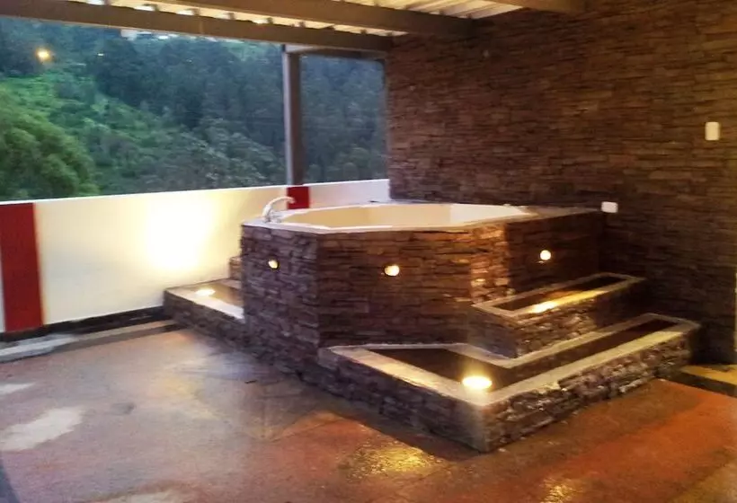 Majatalo Chez Elena Guesthouse