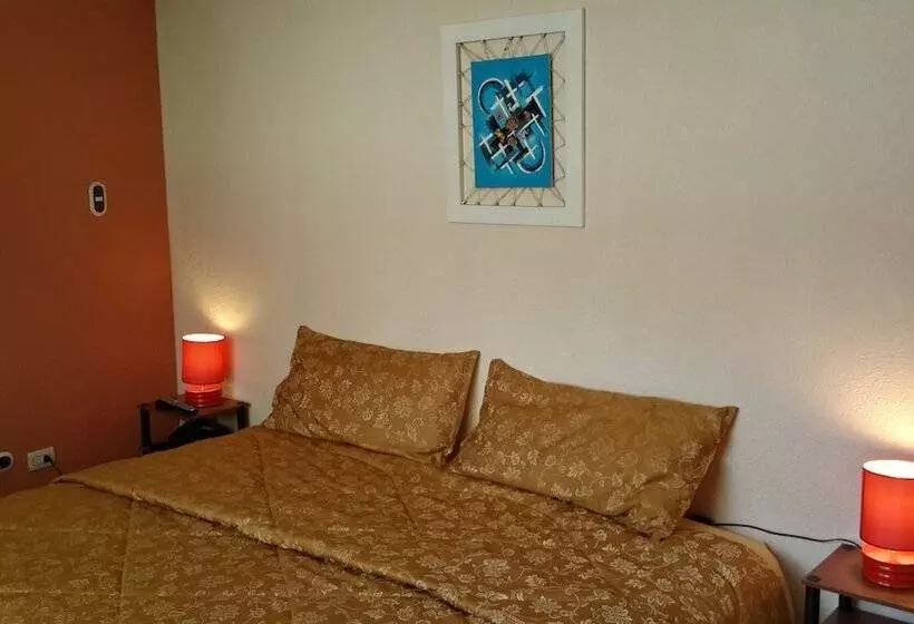 Majatalo Chez Elena Guesthouse