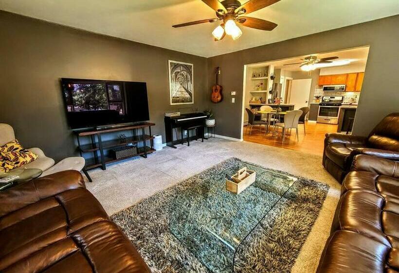 Cozy And Spacious Dogs Ok Boyne City 1mi Boyne Mountain 8mi