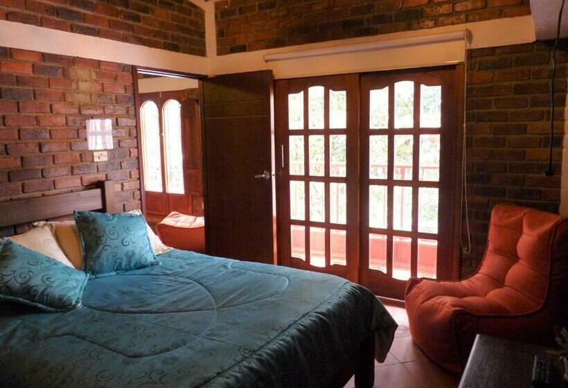 La Tertulia Centro Iza