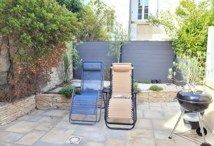 Maison De Pêcheur Charmante Et Atypique En Pierre, 1 Min De Marche De La Mer