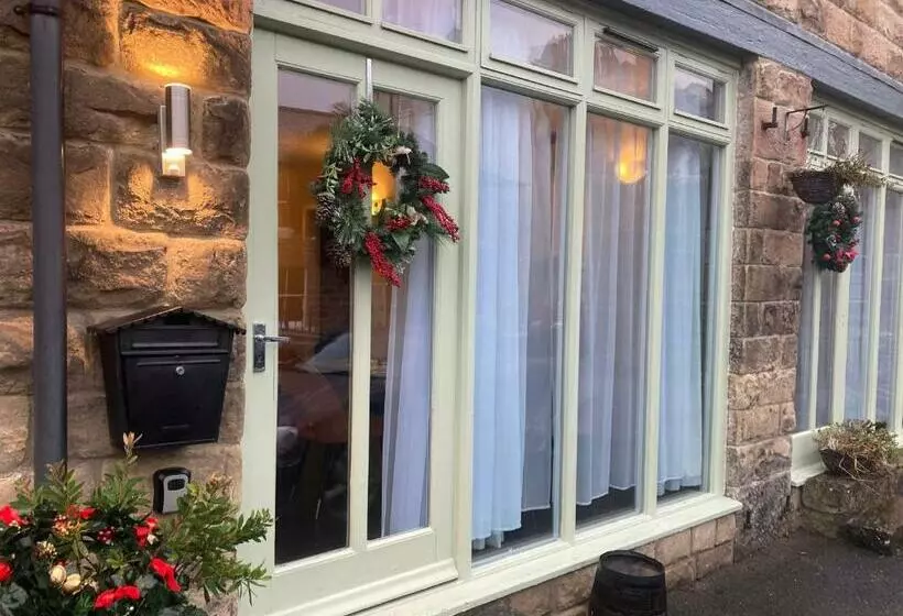 1 Coach House Mews   Matlock Bath