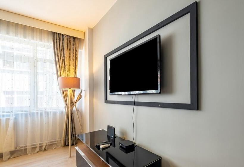 Amazing Flat With Excellent Location In Besiktas