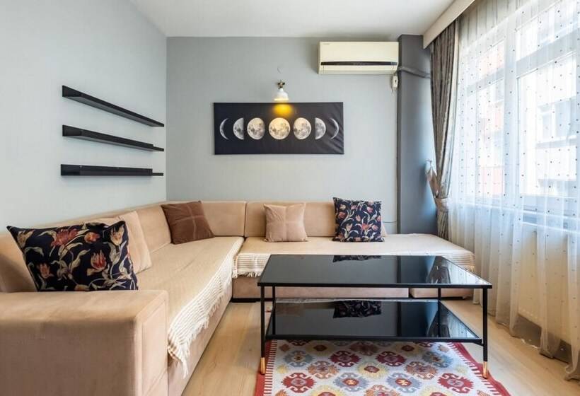 Amazing Flat With Excellent Location In Besiktas
