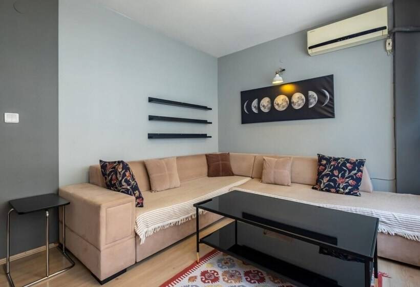 Amazing Flat With Excellent Location In Besiktas