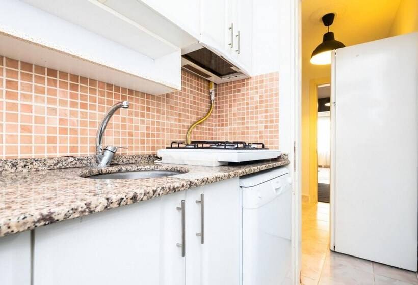 Amazing Flat With Excellent Location In Besiktas