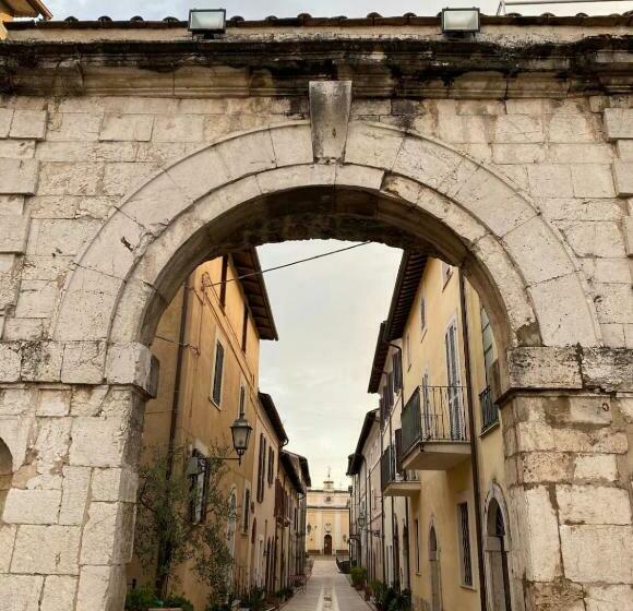 Casa Sulla Cascata Delle Marmore Con Vista