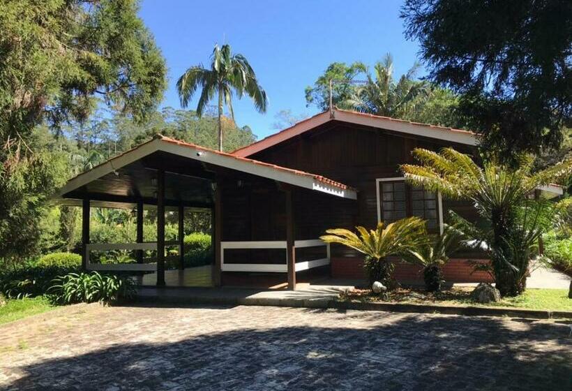 Lindo E Aconchegante Chalé Com Piscina, Lareira E Churrasqueira
