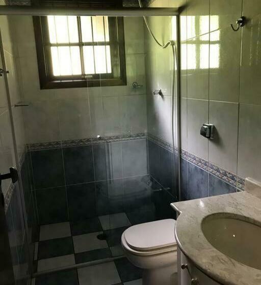 Lindo E Aconchegante Chalé Com Piscina, Lareira E Churrasqueira