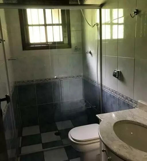 Lindo E Aconchegante Chalé Com Piscina, Lareira E Churrasqueira