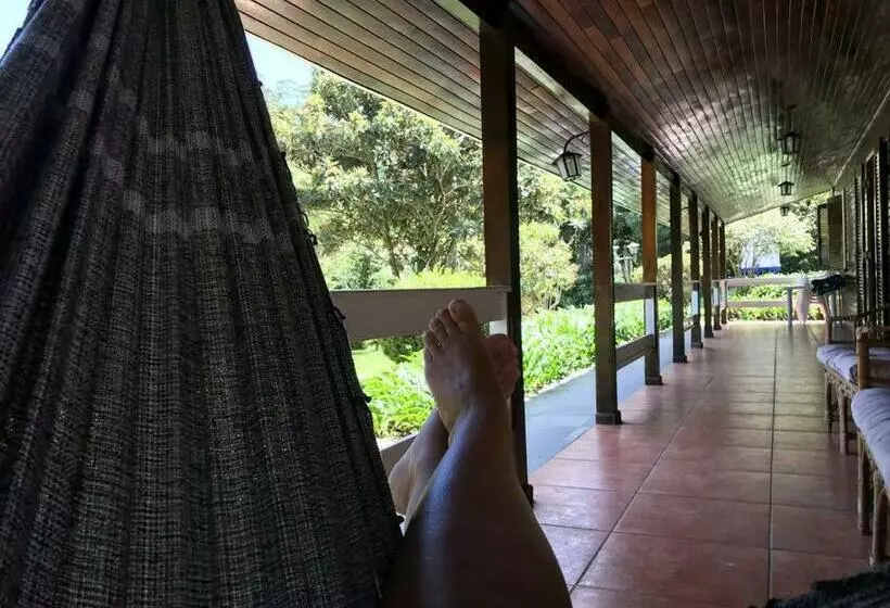 Lindo E Aconchegante Chalé Com Piscina, Lareira E Churrasqueira