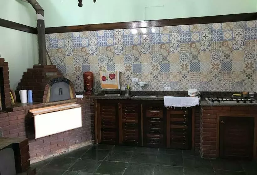 Lindo E Aconchegante Chalé Com Piscina, Lareira E Churrasqueira