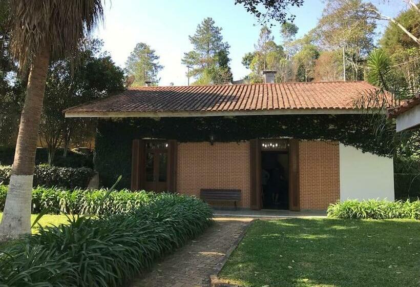 Lindo E Aconchegante Chalé Com Piscina, Lareira E Churrasqueira